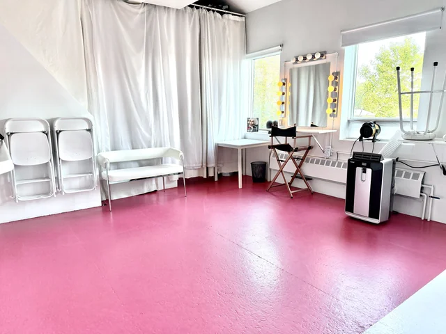Makeup station and daylight